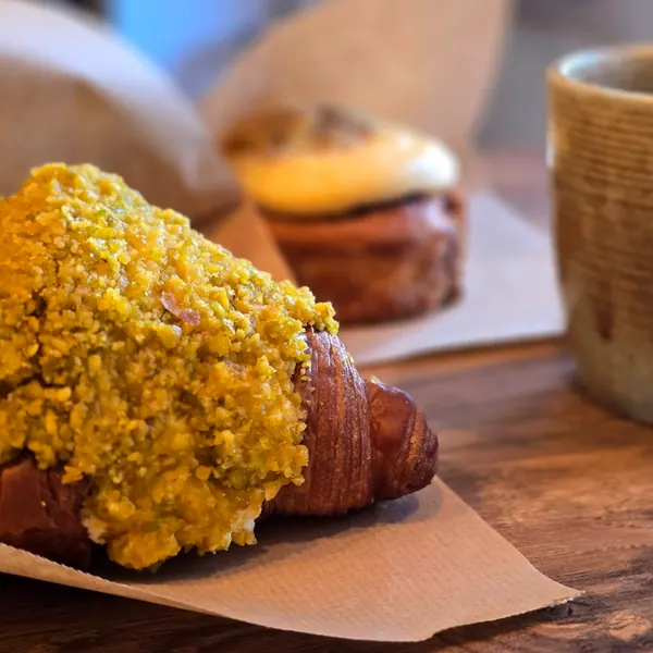Croissant cu fistic